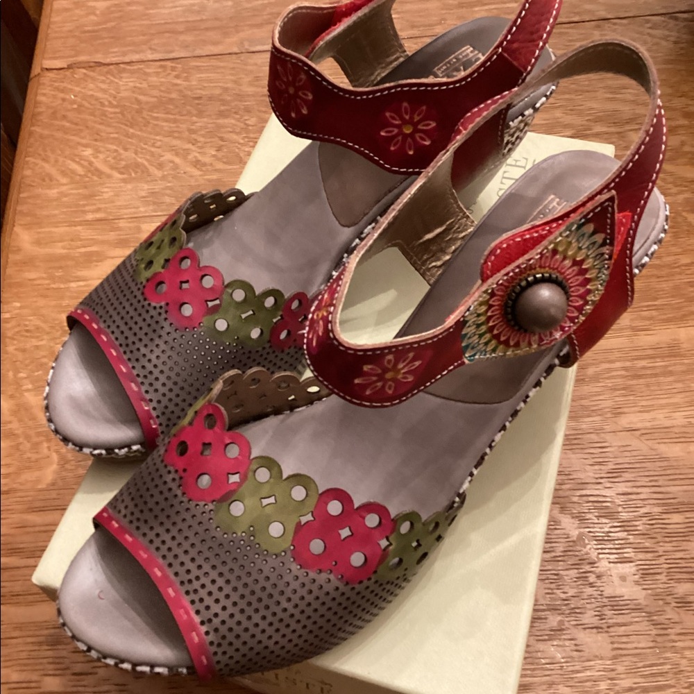 L’Artiste Shoes